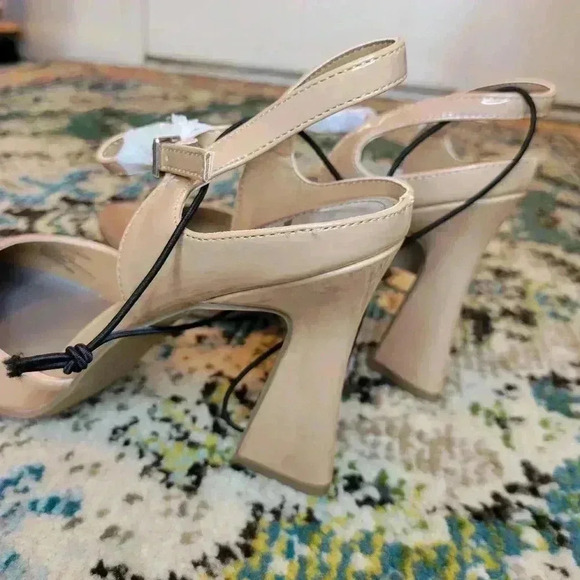 NWT Worthington Works Nude Business High Strappy Pointed‎ Heels, Size 10 - Picture 5 of 9